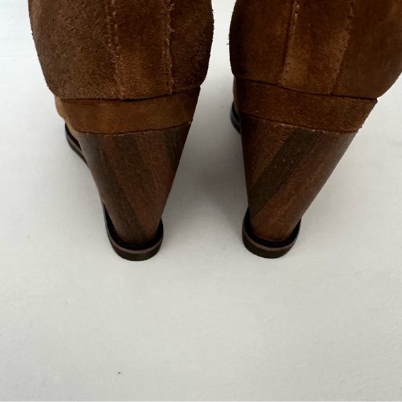 Ariat Belle Western Distressed Boot - Picture 13 of 16